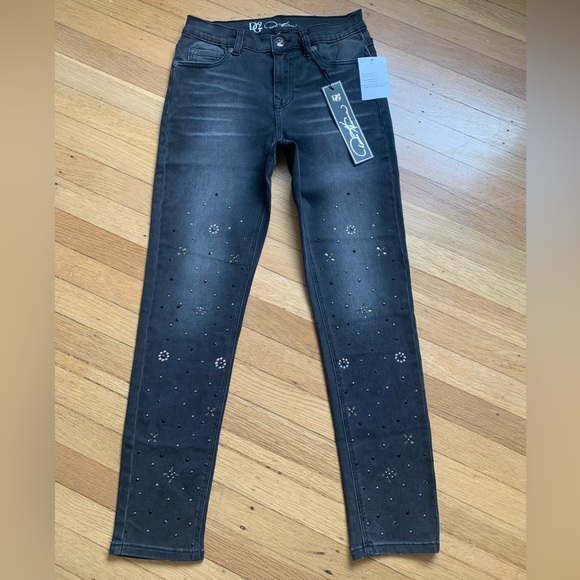 NWT DG2 DIANE GILMAN GRAY/BLACK SKINNY DECORATED UNIQUELY FACTORY FADED JEANS 2P - Picture 1 of 16